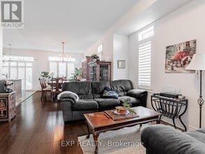 2 Angela St in Bradford West Gwillimbury, ON - Building Photo - Building Photo