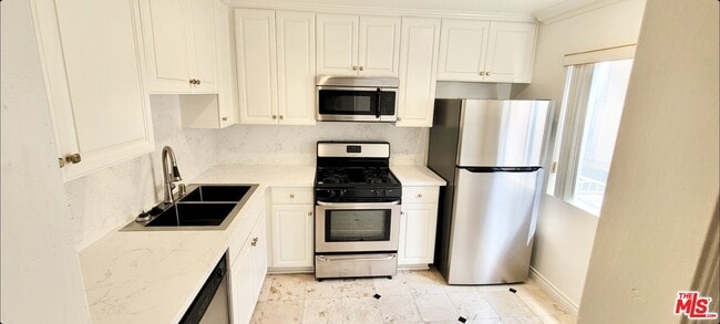 property at 1021 5th St