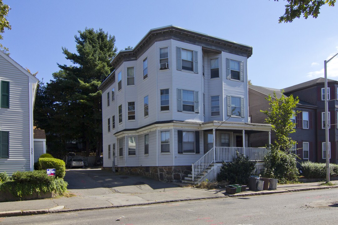 333 Cabot St in Beverly, MA - Foto de edificio