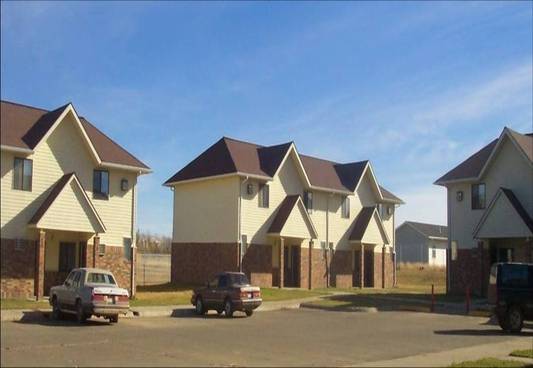 Wheat Ridge Apartments in Eagle Butte, SD - Foto de edificio