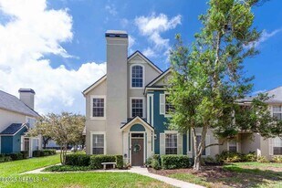 13700 Richmond Park Dr N in Jacksonville, FL - Building Photo