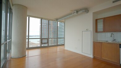 33-1733 Mill St in Toronto, ON - Building Photo - Building Photo