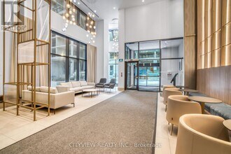 4130 Parkside Village Dr in Mississauga, ON - Building Photo - Building Photo