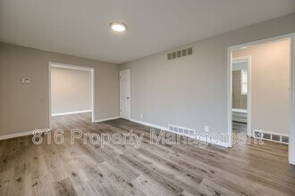 5911 E 100 Terrace in Kansas City, MO - Building Photo - Building Photo