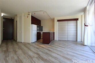 750 Amana St in Honolulu, HI - Building Photo - Building Photo