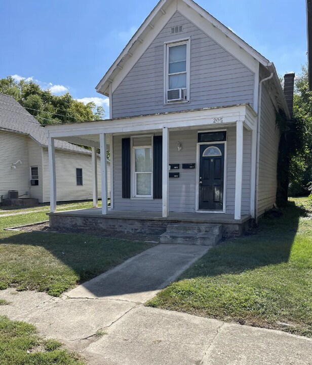 205 E College St-Unit -205-B in Crawfordsville, IN - Foto de edificio