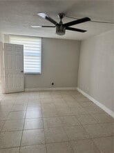 14421 N Kendall Dr in Miami, FL - Building Photo - Building Photo
