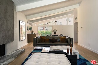 922 E Anza Dr in Palm Springs, CA - Building Photo - Building Photo