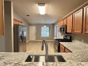 1007 Barclay Dr in Leander, TX - Building Photo - Building Photo