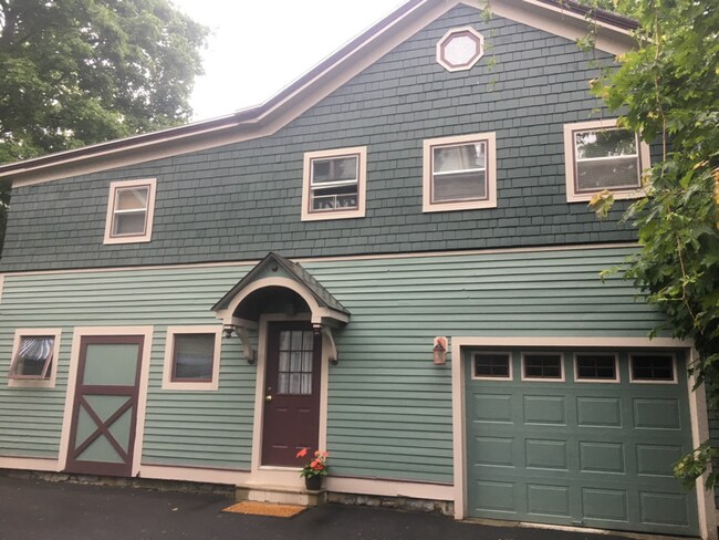 66 Caroline St in Saratoga Springs, NY - Building Photo - Building Photo