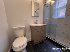 11 Peterborough St in Boston, MA - Foto de edificio - Building Photo