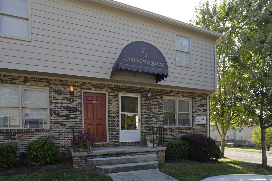 Carlton Square in Knoxville, TN - Building Photo