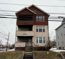 913 East St, Unit #2 in New Britain, CT - Building Photo