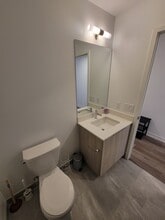 395 Square One Dr in Mississauga, ON - Building Photo - Building Photo