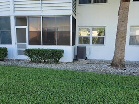 155 Coventry G in West Palm Beach, FL - Building Photo - Building Photo