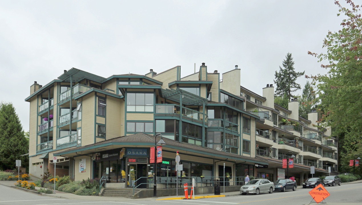 The Coveside in North Vancouver District, BC - Building Photo