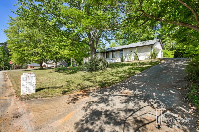 1870 Gherry Dr in Austell, GA - Building Photo - Building Photo