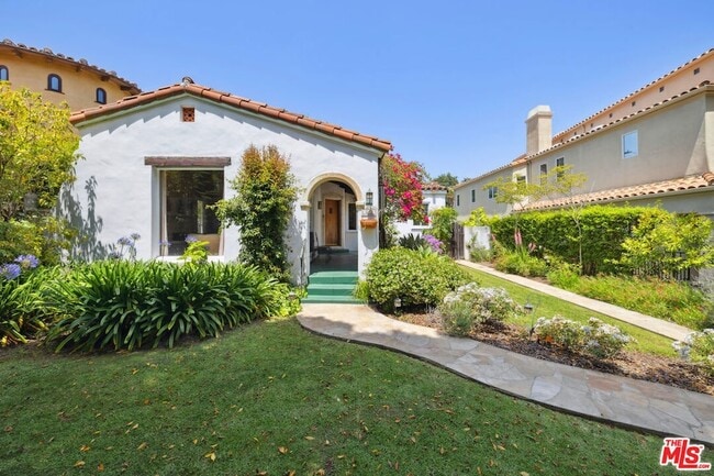property at 827 Yale St