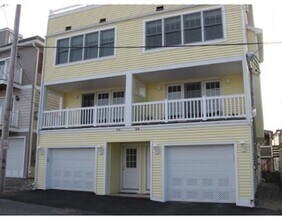 16 Ocean St in Salisbury, MA - Building Photo - Building Photo