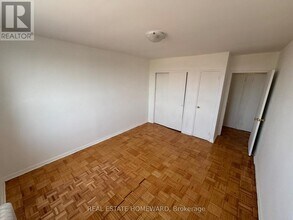 1765 Lawrence Ave E in Toronto, ON - Building Photo - Building Photo