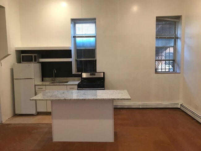 62 Britton St, Unit 1B in Staten Island, NY - Building Photo - Building Photo