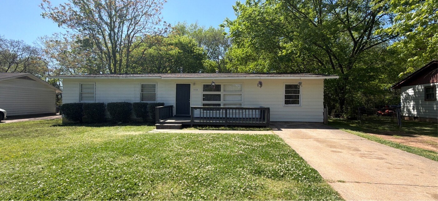 3058 Boswell Dr NW in Huntsville, AL - Building Photo