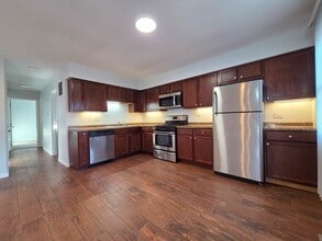 331 Lawn Terrace in Round Lake, IL - Building Photo - Building Photo