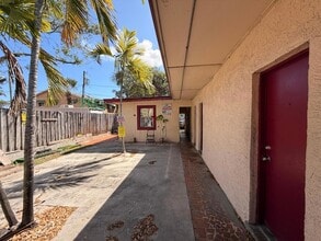 1551 NW 6th St, Unit 6 in Fort Lauderdale, FL - Foto de edificio - Building Photo