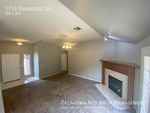 1716 Parkridge Dr in Norman, OK - Foto de edificio - Building Photo