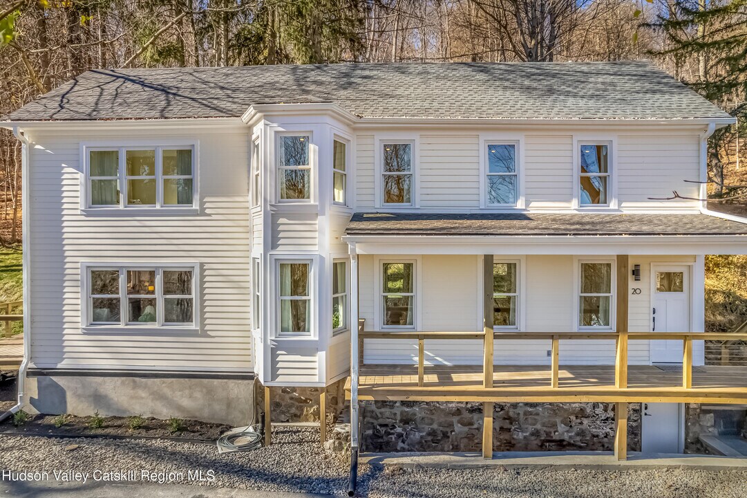 20 Campbell St in Rosendale, NY - Building Photo