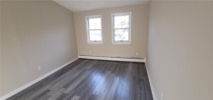 10 Crans Rd in Middletown, NY - Building Photo - Building Photo