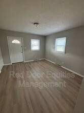 1101 E Walnut St in Lancaster, OH - Building Photo - Building Photo
