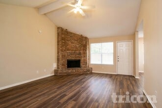 3623 Village Grove Dr in Humble, TX - Foto de edificio - Building Photo