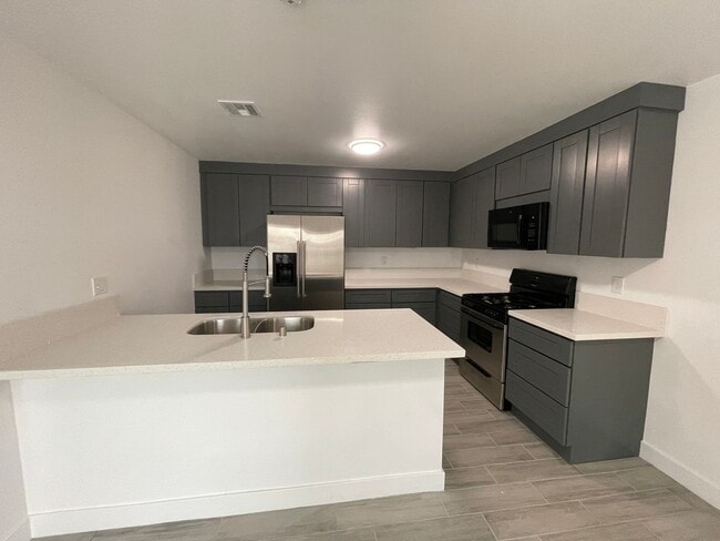 5749 Sea Breeze Ave in Las Vegas, NV - Building Photo - Building Photo