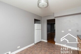 1600 W Jarvis Ave in Chicago, IL - Building Photo - Building Photo