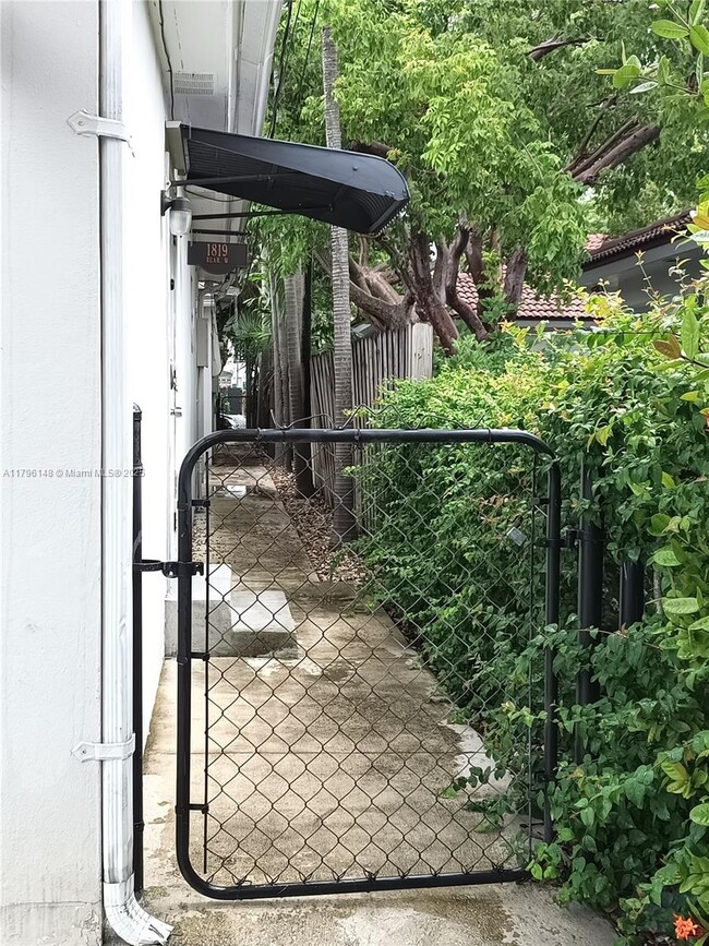 property at 1819 Fillmore St