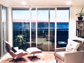 7 Fleet St, Unit 201 in Marina Del Rey, CA - Building Photo - Building Photo