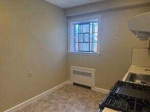 102 Sewall Ave in Brookline, MA - Building Photo - Building Photo