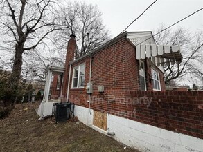 6206 Evergreen Blvd in Berkeley, MO - Building Photo - Building Photo