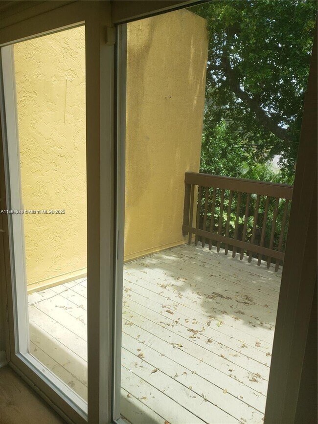 2520 Van Buren St in Hollywood, FL - Building Photo - Building Photo