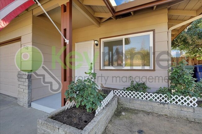 3126 Manand St in Carmichael, CA - Building Photo - Building Photo