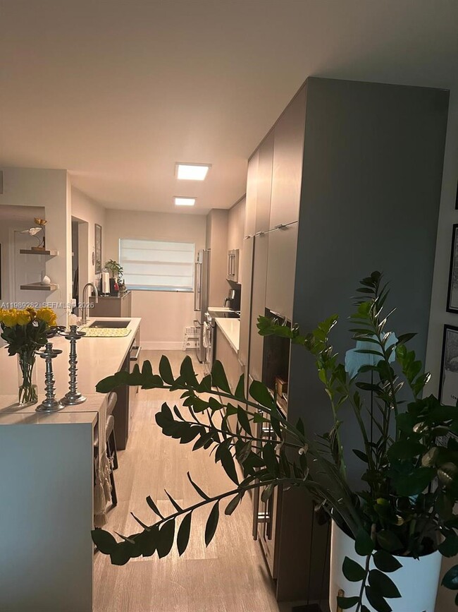 1811 Sabal Palm Dr, Unit 406, Unit 406