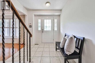 1330 Grand Blvd in Oakville, ON - Building Photo - Building Photo