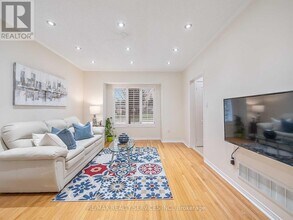 1 Pilgrim Pl in Brampton, ON - Building Photo - Building Photo