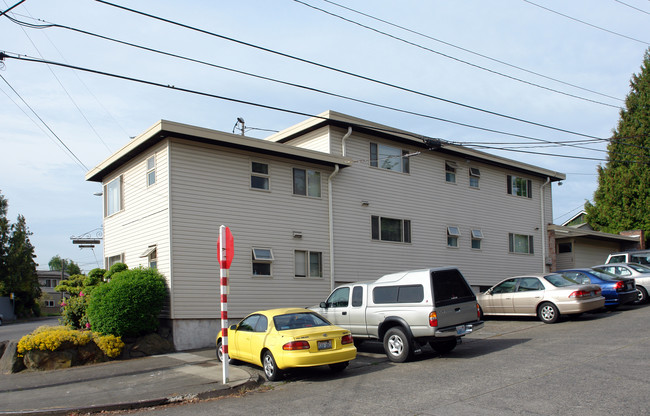 Wagon Wheel in Seattle, WA - Building Photo - Building Photo