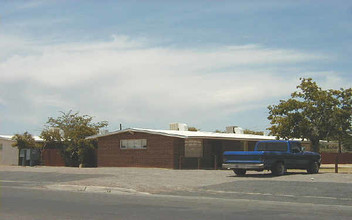 711-741 E Bilby Rd in Tucson, AZ - Building Photo - Building Photo