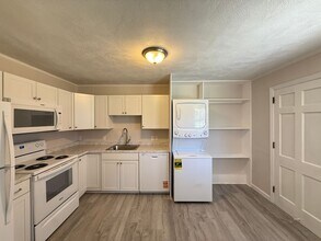 831 Delmonte Dr NW in Winston-Salem, NC - Building Photo - Building Photo