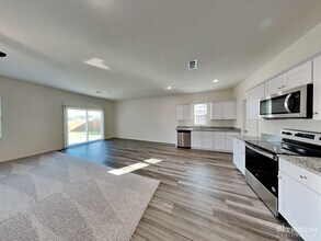 2505 Sanders Crk Rd in Glenn Heights, TX - Foto de edificio - Building Photo