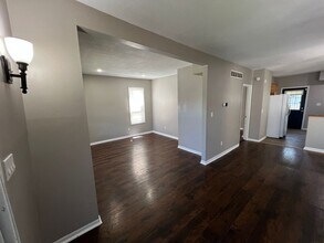 3421 E 24th St in Kansas City, MO - Building Photo - Building Photo