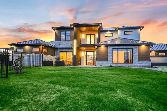 1806 Lauren Dr in Spicewood, TX - Foto de edificio - Building Photo